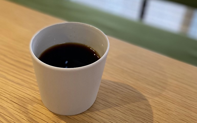 コーヒーが入ったカップ