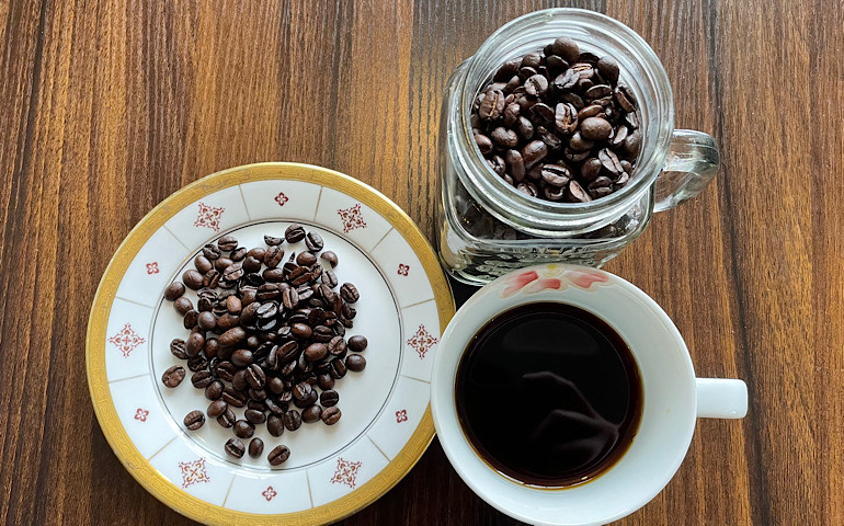コーヒー豆の保存容器ニトリと無印との比較